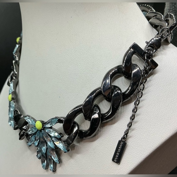 BAUBLEBAR LARGE GUNMETAL CHAIN AND BLUE RHINESTONE FLORAL NECKLACE - Picture 3 of 3